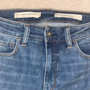 High rise denim leggings.